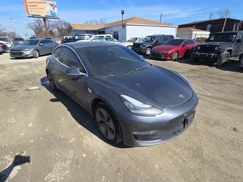 Used 2019 Tesla Model 3 Mid Range image 3