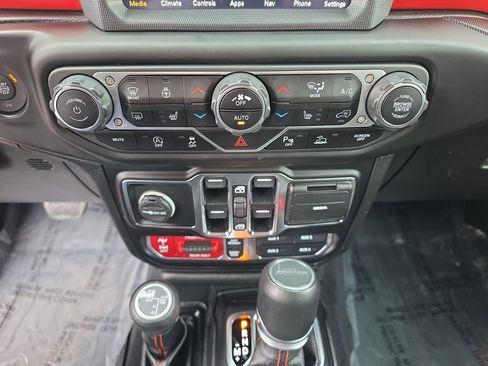 Used 2021 Jeep Gladiator Rubicon AWD/4WD image 17