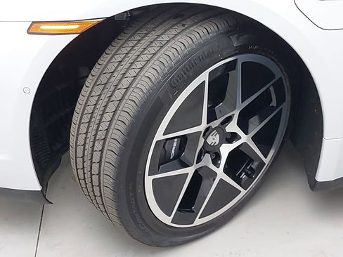 New 2025 Porsche Taycan image 35