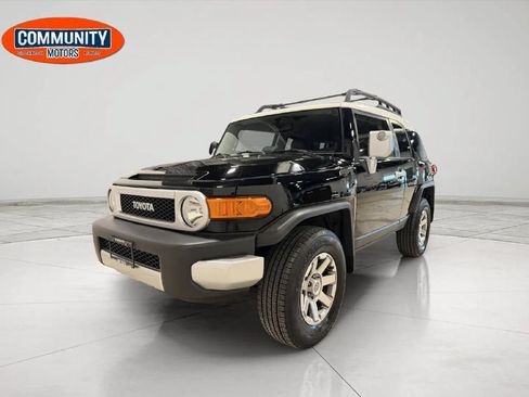 Used 2014 Toyota FJ Cruiser 4WD w/ Convenience Package image 1