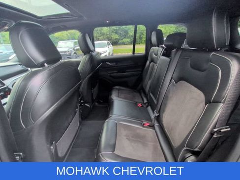 Used 2023 Jeep Grand Cherokee Altitude AWD/4WD image 24