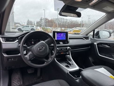 Used 2025 Toyota RAV4 XLE image 27