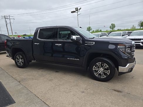 Used 2025 GMC Sierra 1500 SLT AWD/4WD image 14