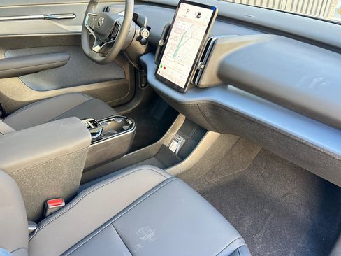 New 2025 Volvo EX30 Plus w/ Protection Package Premier image 16