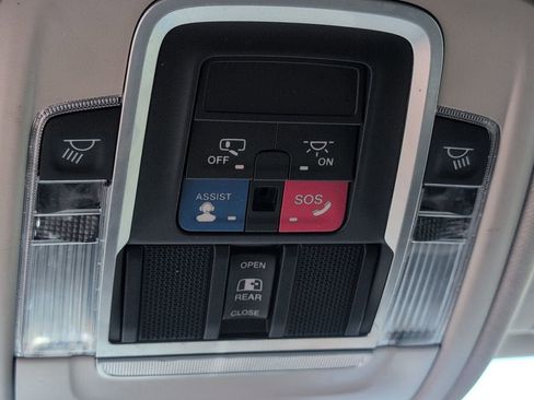 Used 2022 RAM 1500 Laramie AWD/4WD image 20