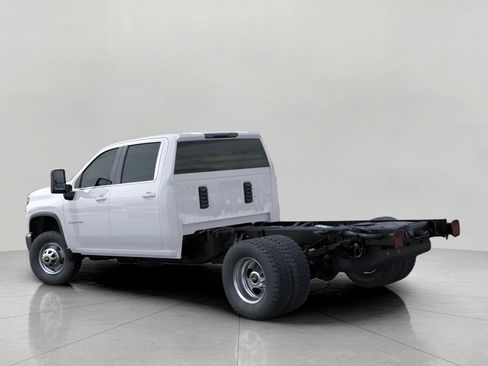 New 2026 Chevrolet Silverado 3500 W/T AWD/4WD image 3