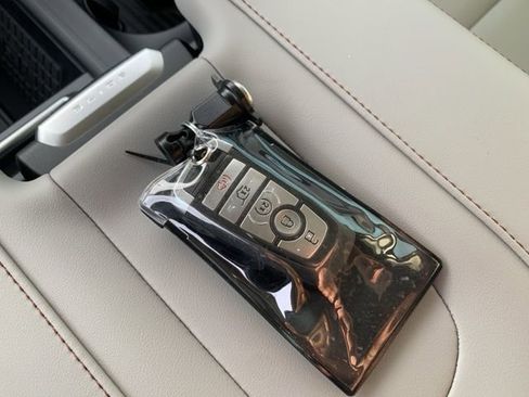 New 2025 Ford Expedition Active image 23