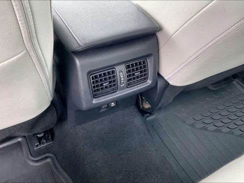 Used 2025 Toyota Camry XLE image 34