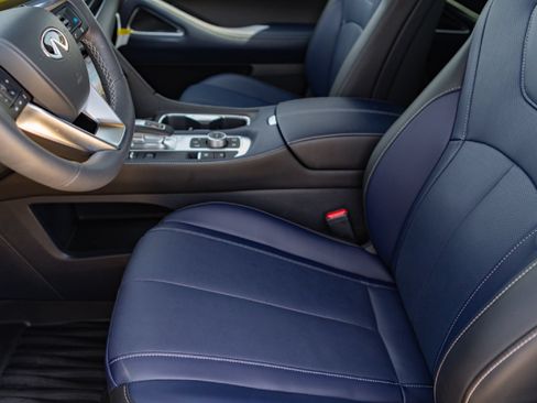 Certified 2026 INFINITI QX60 Sport w/ Dark Cargo Package AWD/4WD image 9