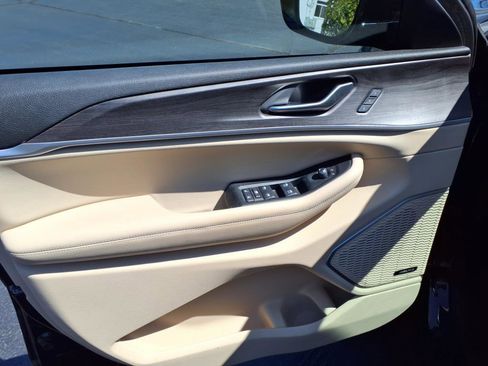 Certified 2021 Jeep Grand Cherokee L Limited image 45