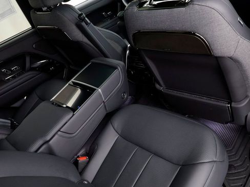 New 2025 Land Rover Range Rover SV AWD/4WD image 23