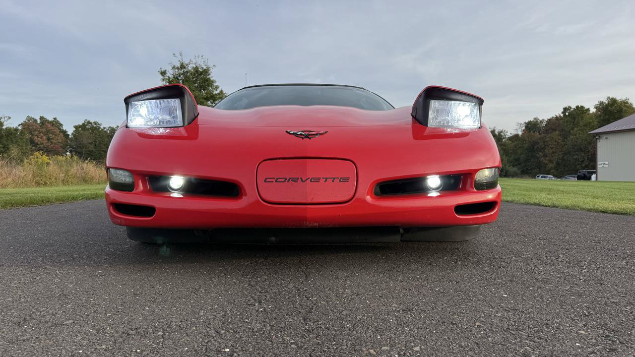 Used 2001 Chevrolet Corvette Convertible w/ Preferred Equipment Group1 RWD image 19