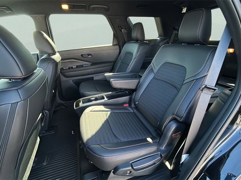 Used 2025 Nissan Pathfinder Rock Creek image 22