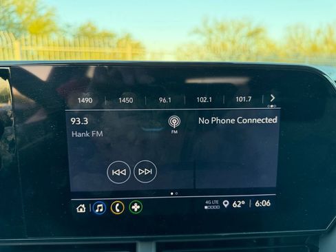 Used 2024 Chevrolet Trax LS w/ LS Convenience Package image 11