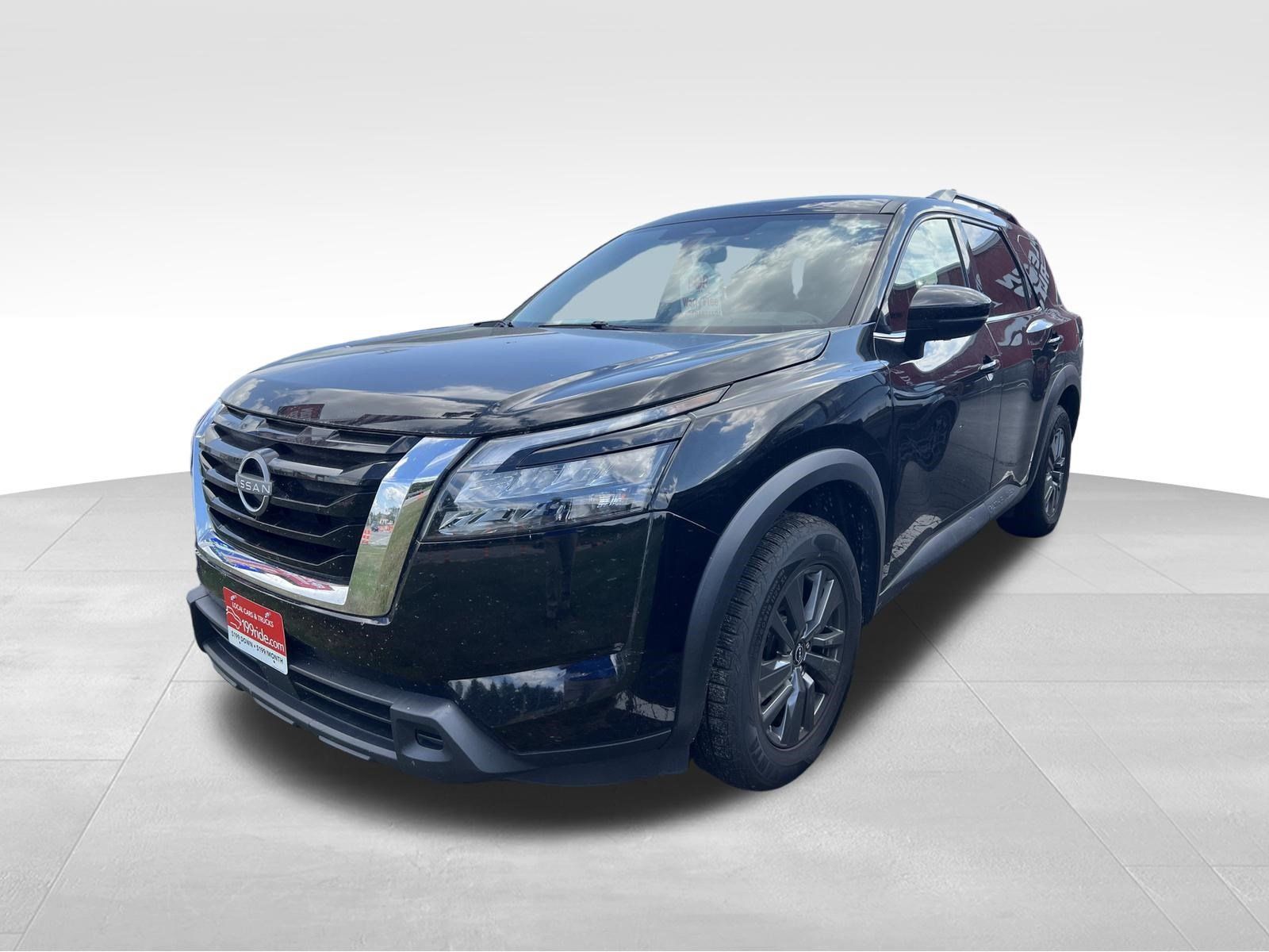 Used 2024 Nissan Pathfinder SV FWD image 1