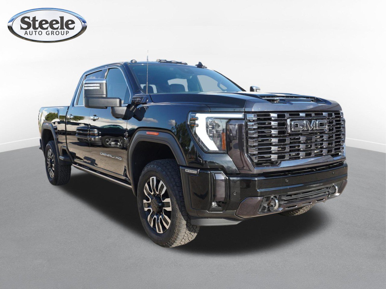 Used 2024 GMC Sierra 2500 Denali Ultimate w/ Max Trailering Package AWD/4WD image 3