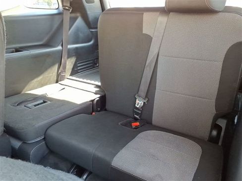 Certified 2021 Chevrolet Traverse LT FWD image 25