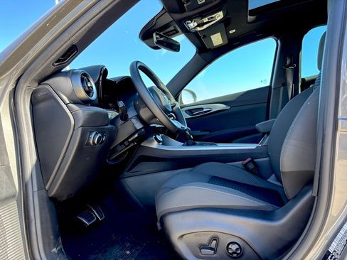 Used 2025 Alfa Romeo Tonale AWD/4WD image 9