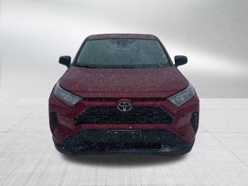 Used 2022 Toyota RAV4 LE AWD/4WD image 3