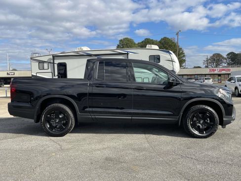 New 2026 Honda Ridgeline Black Edition image 2