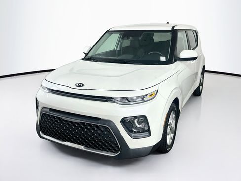 Used 2020 Kia Soul S FWD image 3