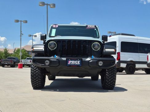 Used 2023 Jeep Wrangler Unlimited w/ Cold Weather Group AWD/4WD image 2