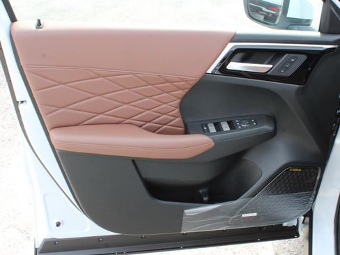 New 2025 Mitsubishi Outlander SEL image 16