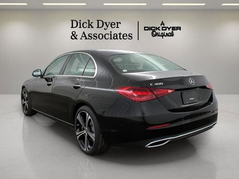 Used 2025 Mercedes-Benz C 300 Sedan image 9