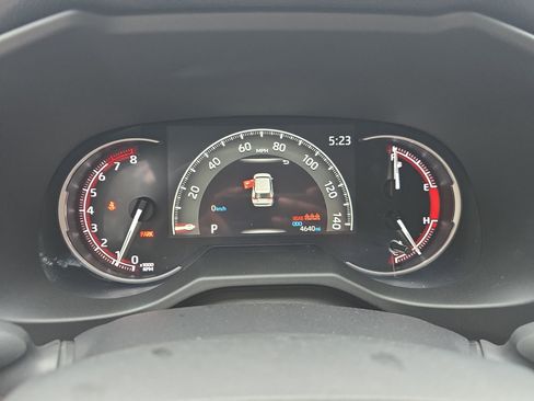 Used 2025 Toyota RAV4 XLE w/ Convenience Package FWD image 18