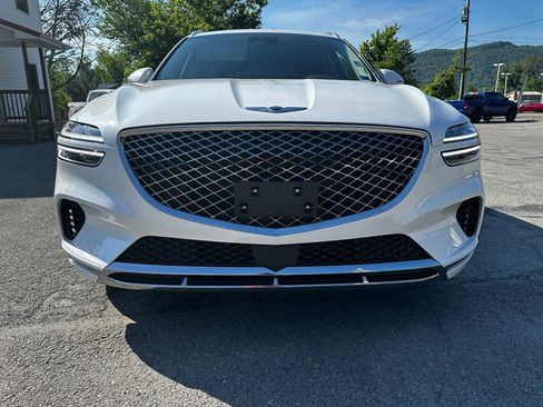 Used 2025 Genesis GV70 2.5T AWD/4WD image 9