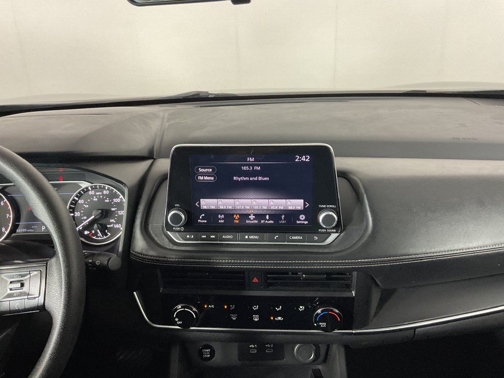 Used 2024 Nissan Rogue S AWD/4WD image 13