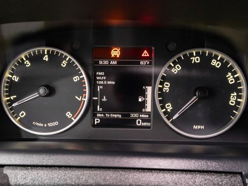 Used 2016 Land Rover LR4 HSE LUX image 28