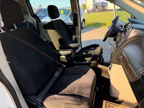 Used 2015 Dodge Grand Caravan American Value Package image 15