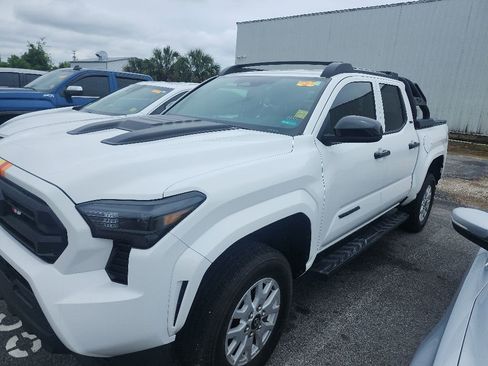 Used 2024 Toyota Tacoma SR AWD/4WD image 11