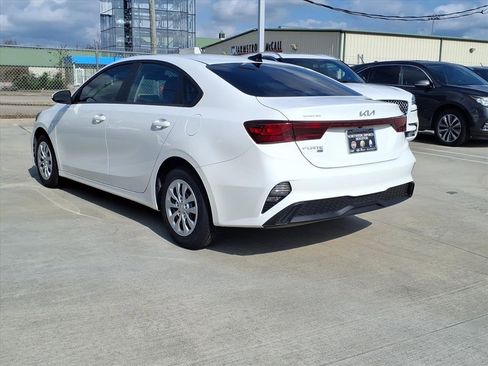 Used 2024 Kia Forte LX image 9