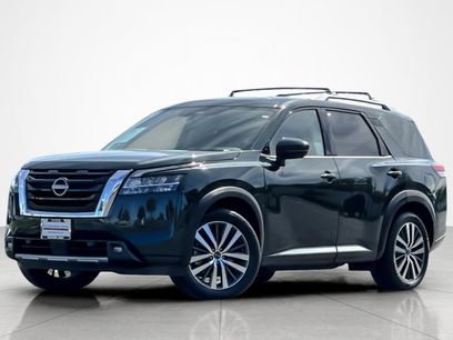 Used 2022 Nissan Pathfinder Platinum w/ Cargo Package