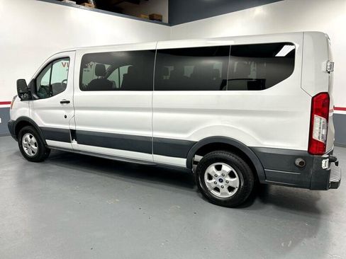 Used 2018 Ford Transit 350 XLT image 4