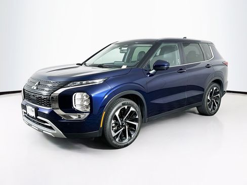 Used 2024 Mitsubishi Outlander SE FWD image 3