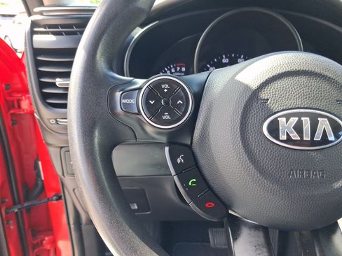 Used 2019 Kia Soul + FWD image 13