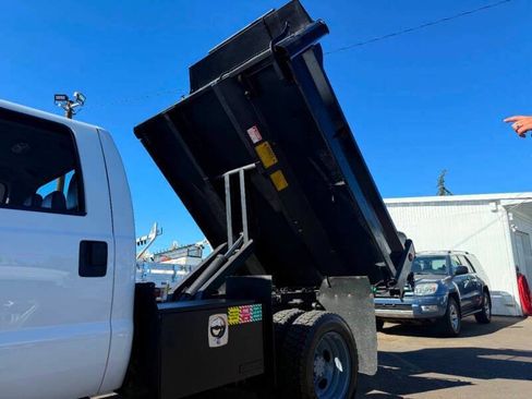 Used 2016 Ford F550 4x4 Crew Cab Super Duty w/ Power Equipment Group image 13