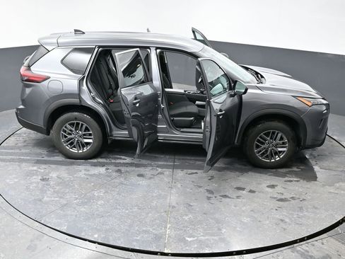 Used 2024 Nissan Rogue S image 64