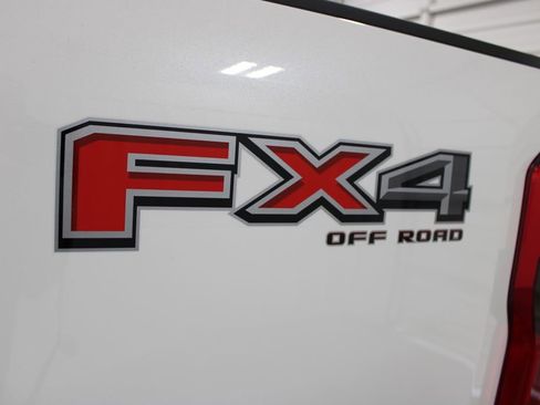 New 2026 Ford F250 Platinum image 28