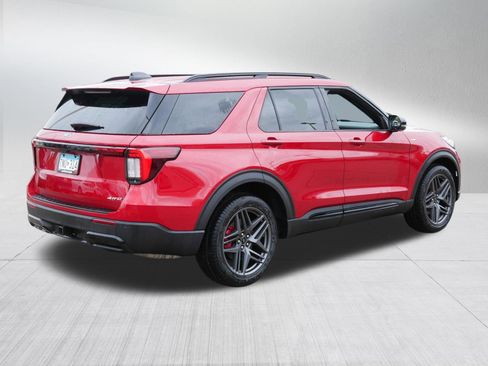 Used 2026 Ford Explorer ST-Line w/ ST-Line Street Pack AWD/4WD image 7