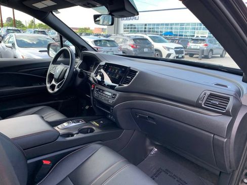 Used 2025 Honda Passport TrailSport image 26