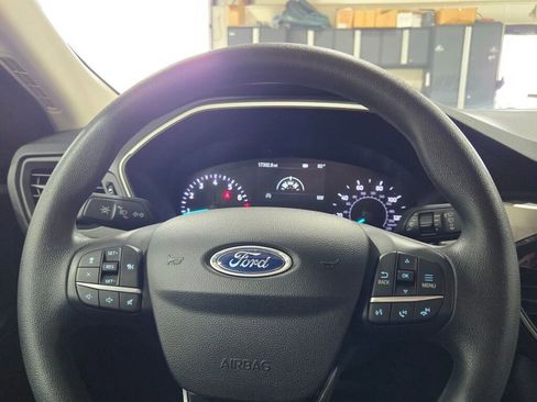 Used 2020 Ford Escape SE image 34