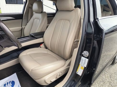 Used 2019 Lincoln MKZ Premiere image 16