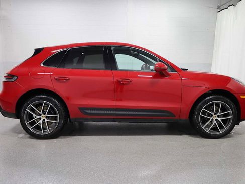Certified 2025 Porsche Macan image 10