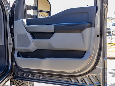 Used 2024 Ford F350 XLT image 36