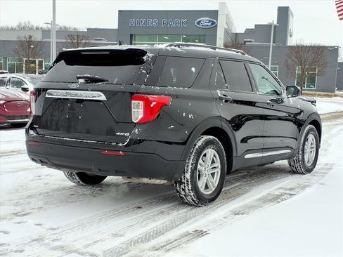 Certified 2022 Ford Explorer XLT image 7