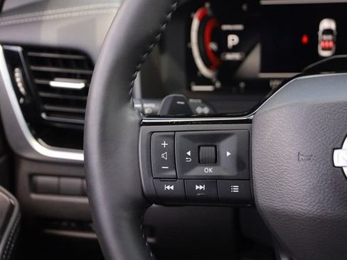 Certified 2025 Nissan Rogue SL w/ Tech Package AWD/4WD image 13